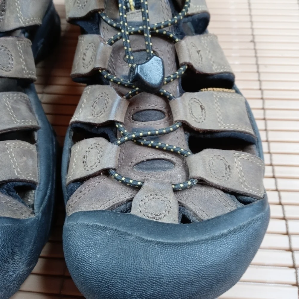 Keen SM 0608 Leather Waterproof Sandals Shoes Hiking Walking men's Sz 8.5 .  59.